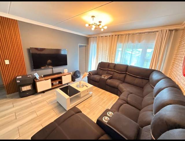 2 BEDROOM PROPERTY TO RENT IN BROADACRES